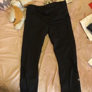 Lulu cropped leggings!